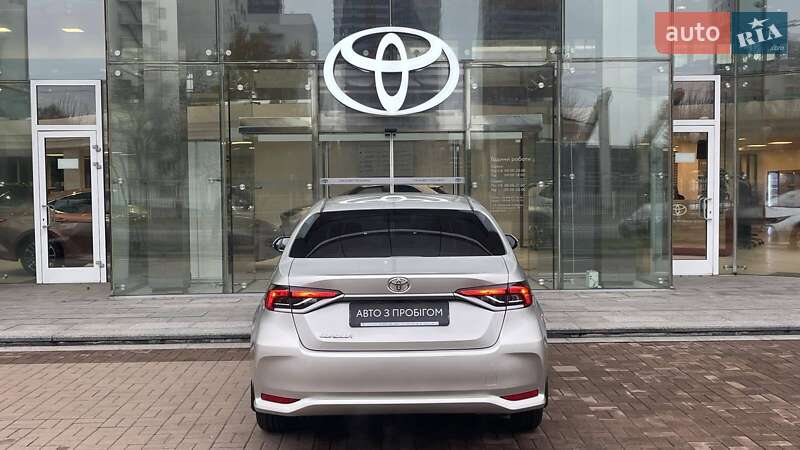 Седан Toyota Corolla 2025 в Киеве