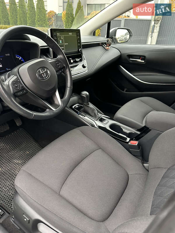 Седан Toyota Corolla 2020 в Киеве