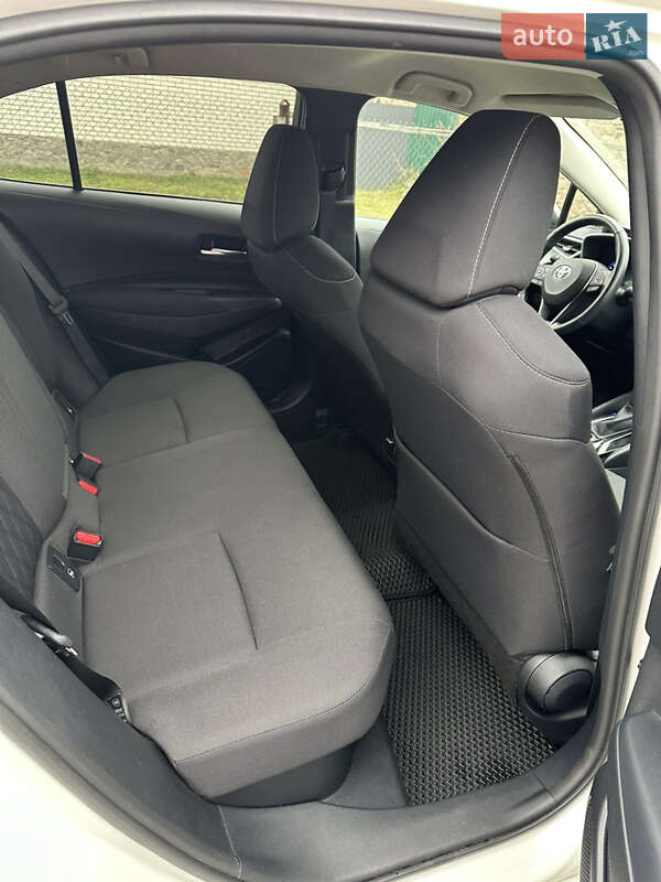 Седан Toyota Corolla 2020 в Киеве