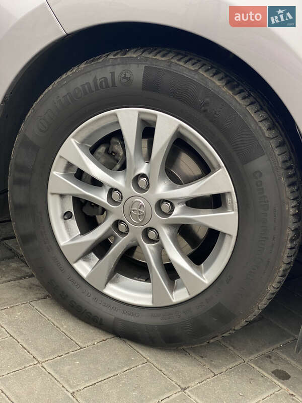 Седан Toyota Corolla 2018 в Запорожье