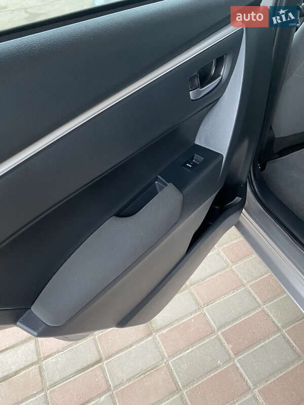 Седан Toyota Corolla 2018 в Запорожье