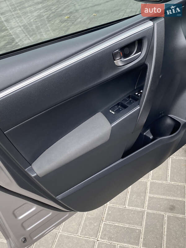 Седан Toyota Corolla 2018 в Запорожье