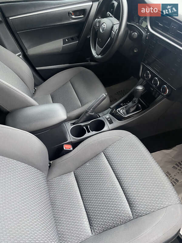 Седан Toyota Corolla 2018 в Запорожье