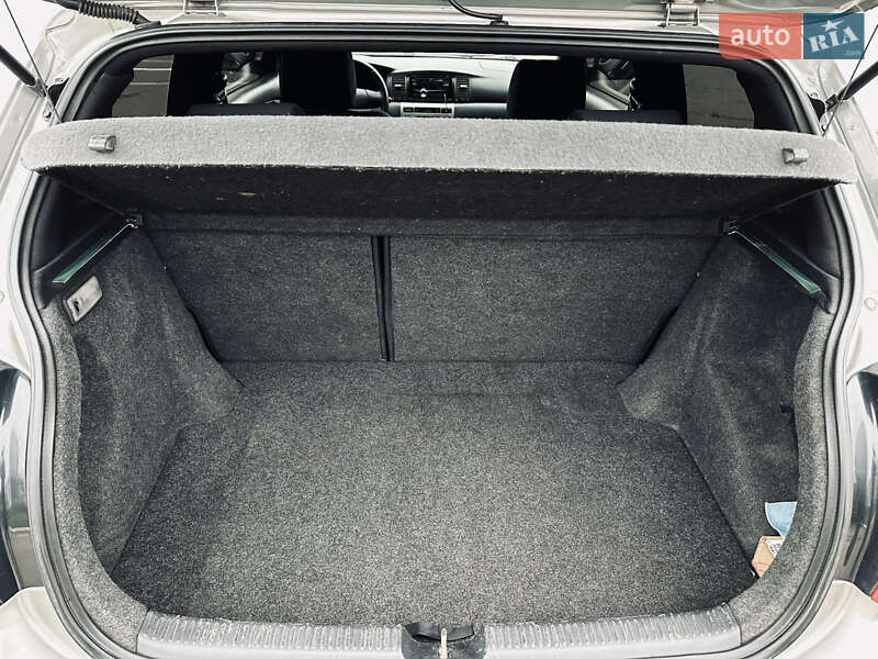 Хэтчбек Toyota Corolla 2003 в Одессе фото 26 Хэтчбек Toyota Corolla 2003 в Одессе