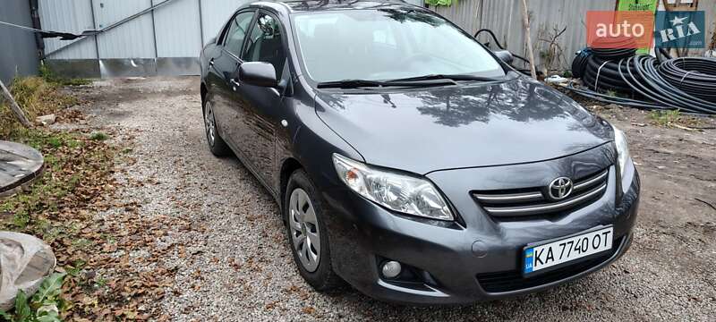 Седан Toyota Corolla 2008 в Киеве