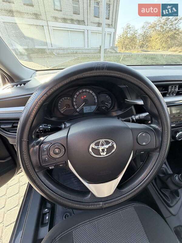 Седан Toyota Corolla 2015 в Днепре фото 8 Седан Toyota Corolla 2015 в Днепре