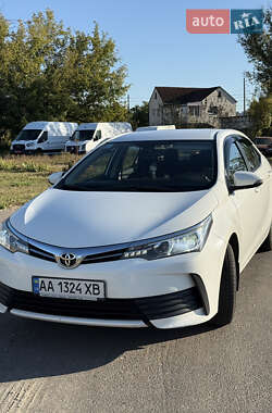 Седан Toyota Corolla 2018 в Києві