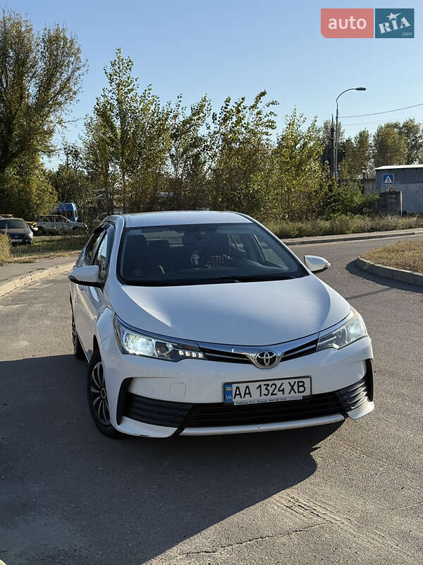 Седан Toyota Corolla 2018 в Києві фото 5 Седан Toyota Corolla 2018 в Києві