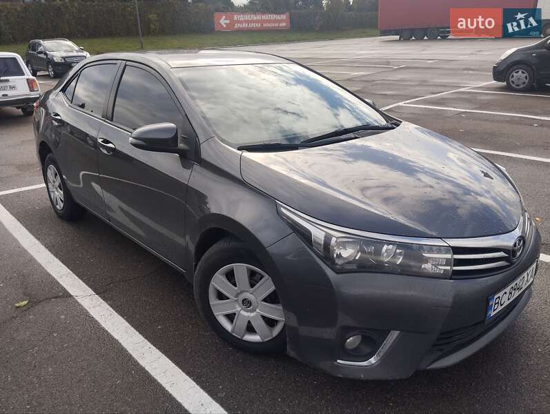 Седан Toyota Corolla 2013 в Львові фото 2 Седан Toyota Corolla 2013 в Львові