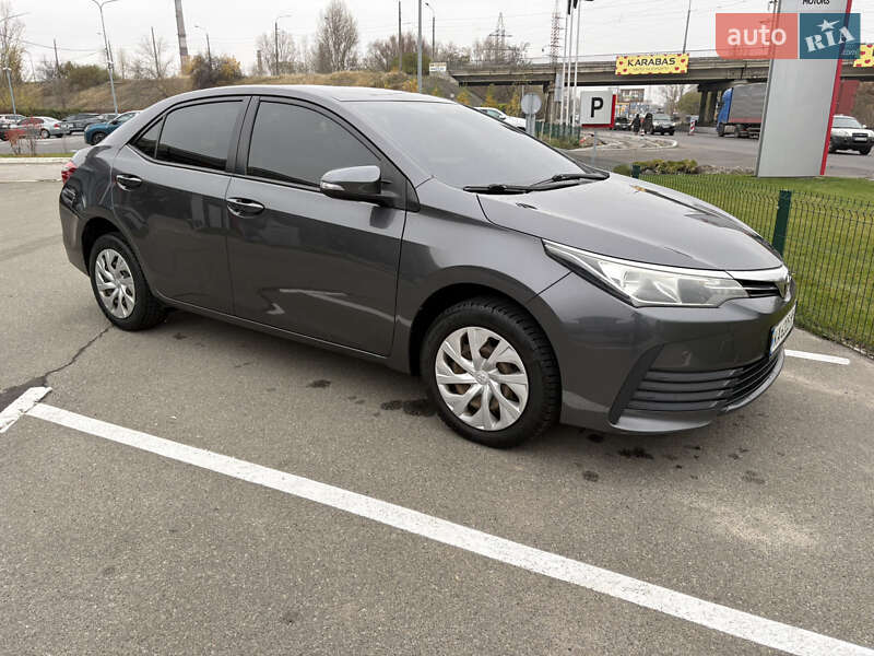 Седан Toyota Corolla 2016 в Киеве фото 5 Седан Toyota Corolla 2016 в Киеве