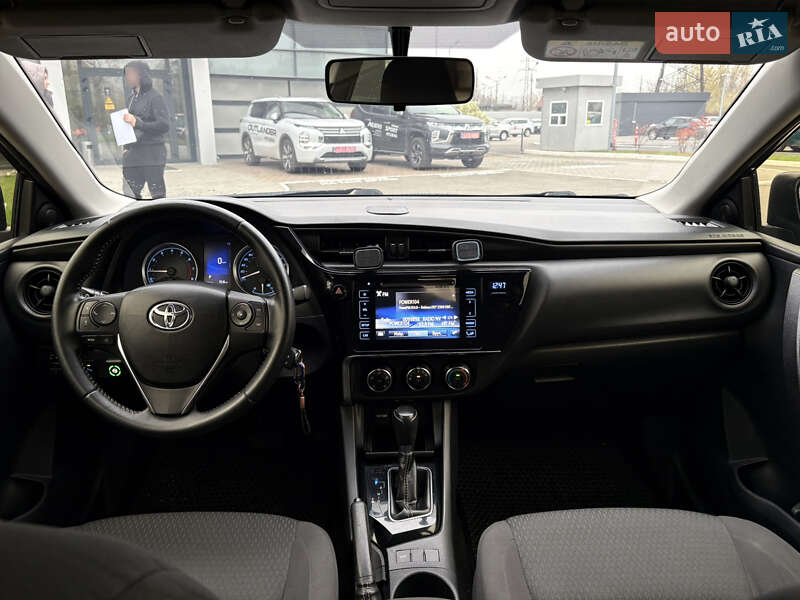 Седан Toyota Corolla 2016 в Киеве фото 16 Седан Toyota Corolla 2016 в Киеве