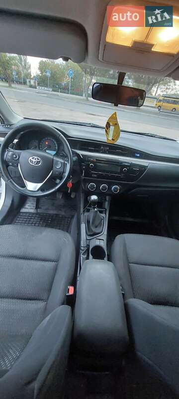 Седан Toyota Corolla 2013 в Одесі