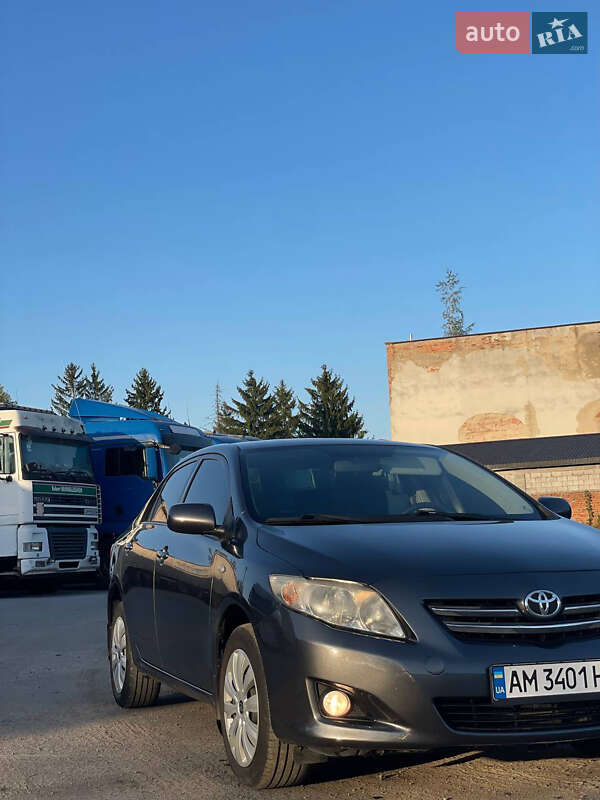 Седан Toyota Corolla 2008 в Києві