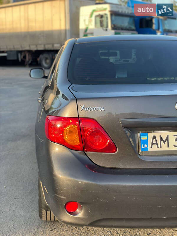 Седан Toyota Corolla 2008 в Києві