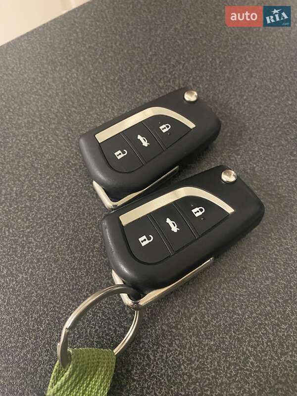 Седан Toyota Corolla 2013 в Луцьку фото 12 Седан Toyota Corolla 2013 в Луцьку