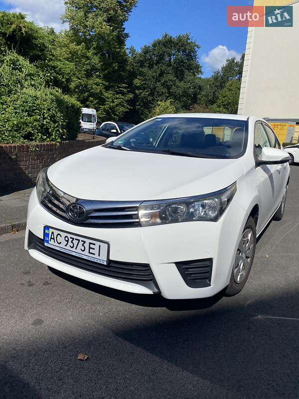 Седан Toyota Corolla 2013 в Луцьку фото Седан Toyota Corolla 2013 в Луцьку