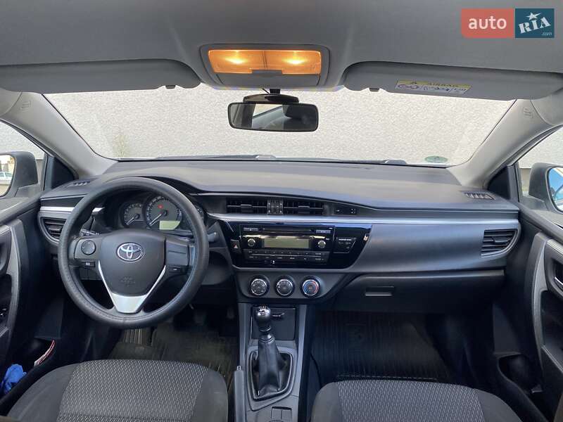 Седан Toyota Corolla 2013 в Луцьку фото 5 Седан Toyota Corolla 2013 в Луцьку