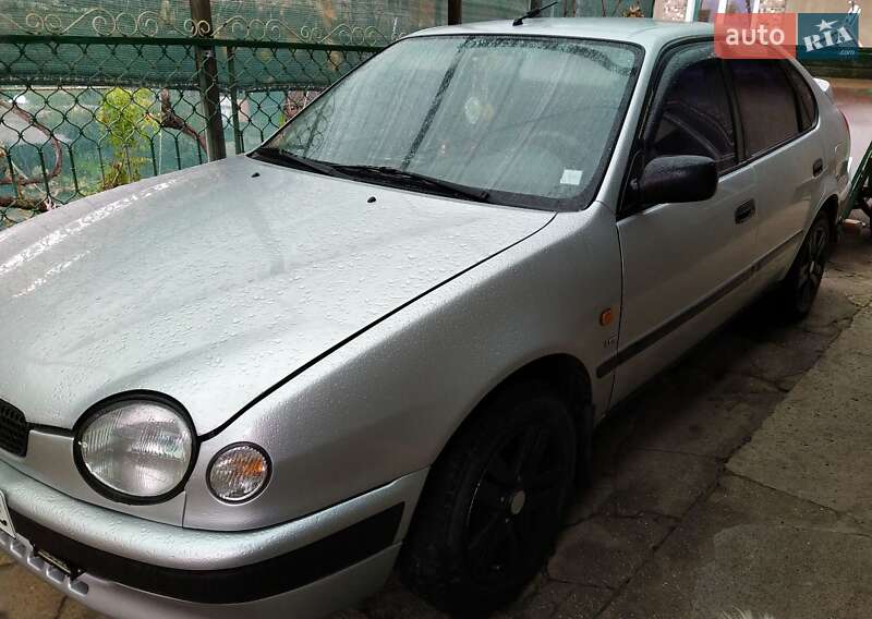 Хетчбек Toyota Corolla 1997 в Роздільній