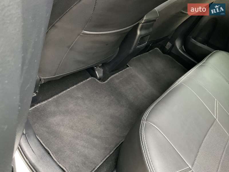 Седан Toyota Corolla 2016 в Києві фото 10 Седан Toyota Corolla 2016 в Києві