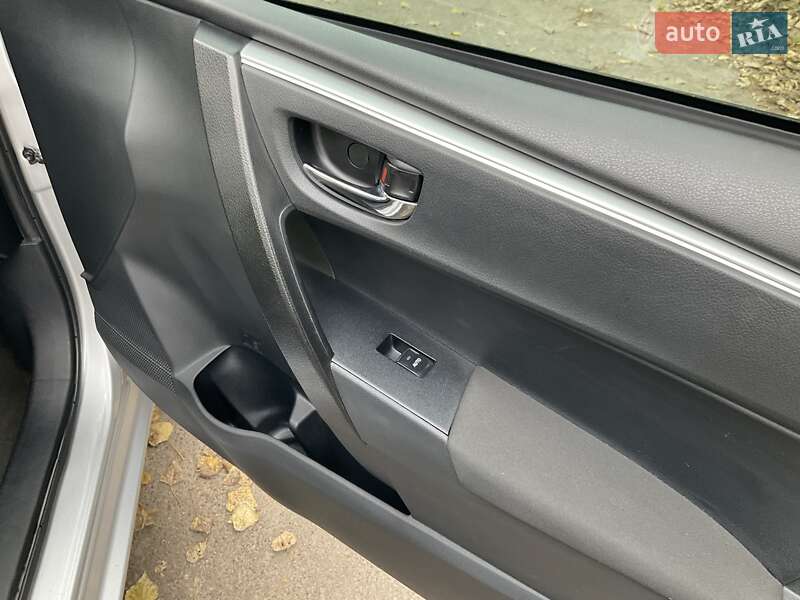 Седан Toyota Corolla 2016 в Києві фото 15 Седан Toyota Corolla 2016 в Києві