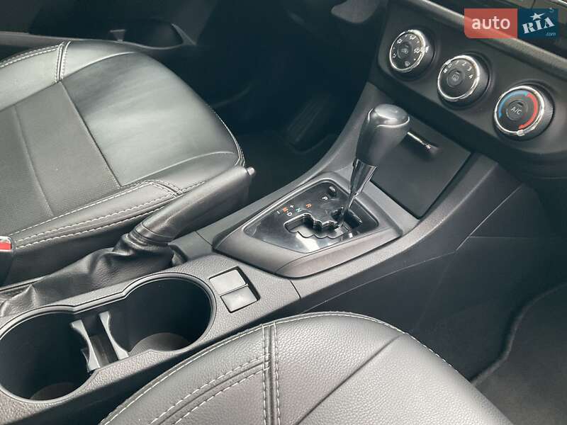 Седан Toyota Corolla 2016 в Києві фото 20 Седан Toyota Corolla 2016 в Києві