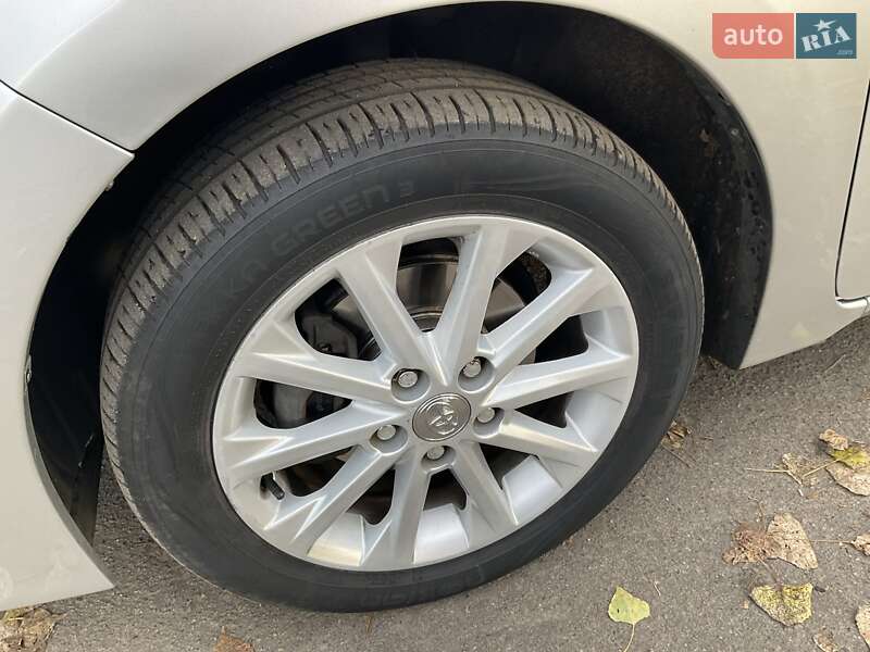 Седан Toyota Corolla 2016 в Києві фото 25 Седан Toyota Corolla 2016 в Києві