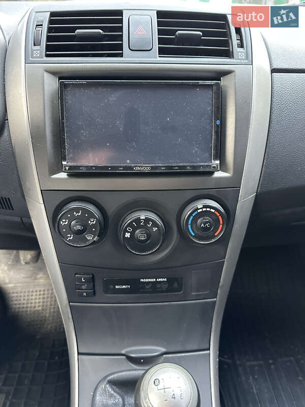 Седан Toyota Corolla 2009 в Киеве