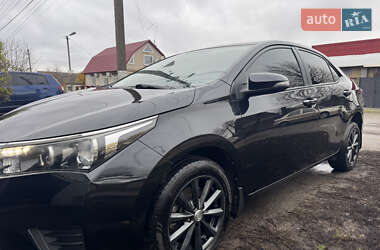 Седан Toyota Corolla 2016 в Краснограді