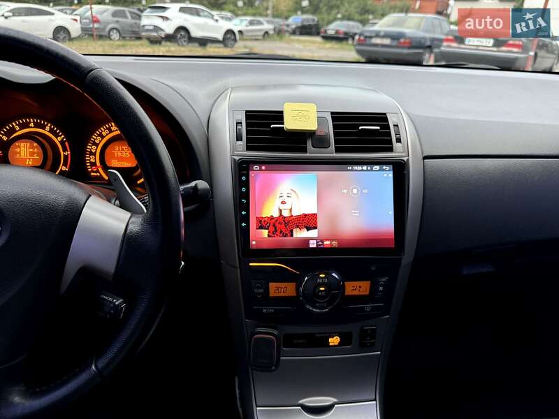 Седан Toyota Corolla 2008 в Киеве