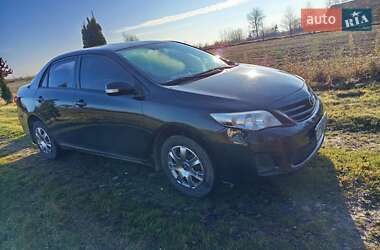 Седан Toyota Corolla 2011 в Коломые