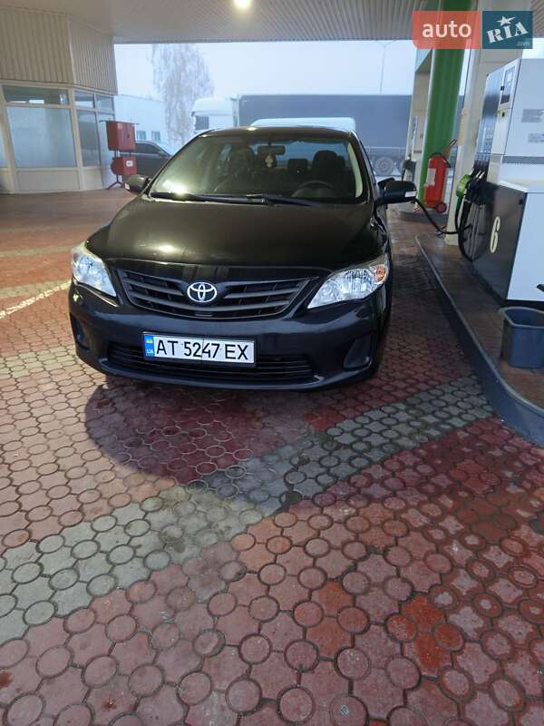 Седан Toyota Corolla 2011 в Коломые