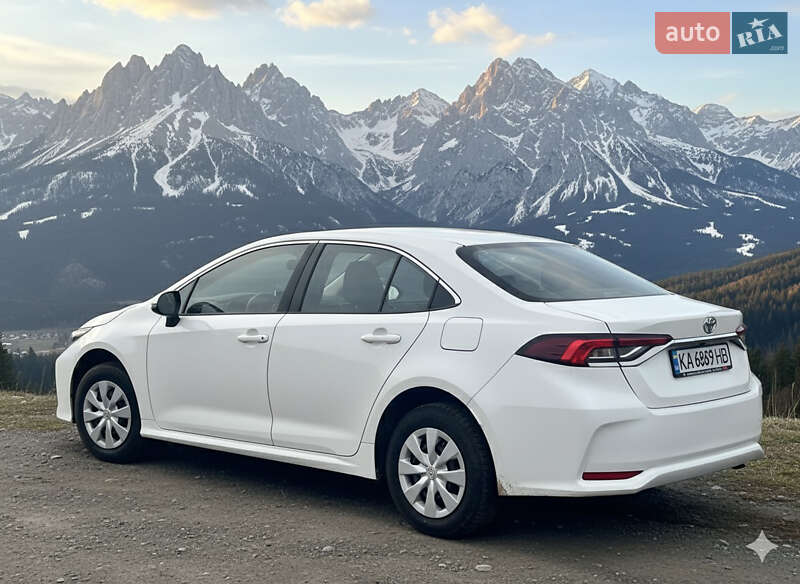 Седан Toyota Corolla 2022 в Обухові