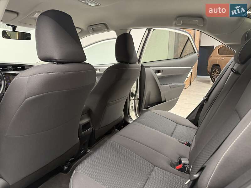 Седан Toyota Corolla 2017 в Киеве фото 24 Седан Toyota Corolla 2017 в Киеве