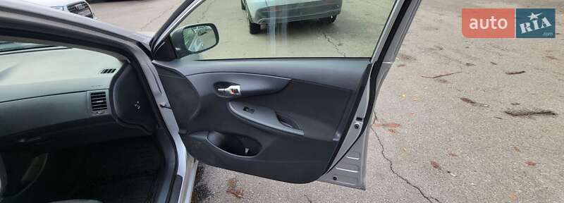 Седан Toyota Corolla 2011 в Киеве фото 10 Седан Toyota Corolla 2011 в Киеве