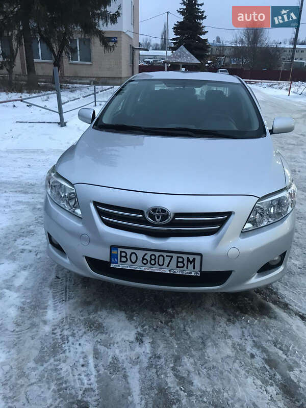 Седан Toyota Corolla 2008 в Тернополе