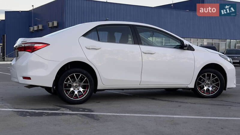 Седан Toyota Corolla 2015 в Одессе