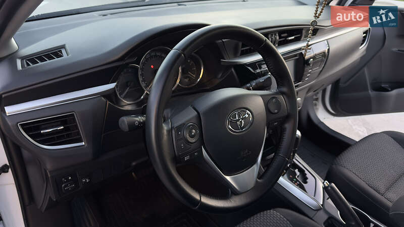 Седан Toyota Corolla 2015 в Одессе