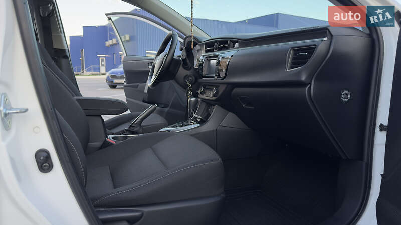 Седан Toyota Corolla 2015 в Одессе