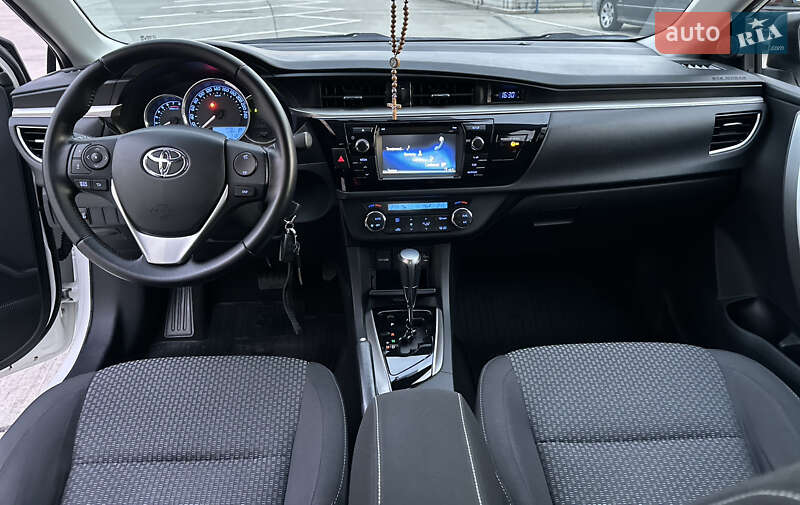 Седан Toyota Corolla 2015 в Одессе