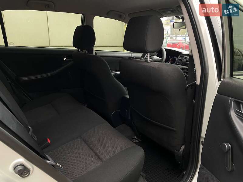 Хетчбек Toyota Corolla 2007 в Дніпрі фото 17 Хетчбек Toyota Corolla 2007 в Дніпрі