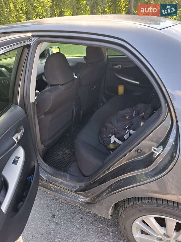 Седан Toyota Corolla 2008 в Прилуках