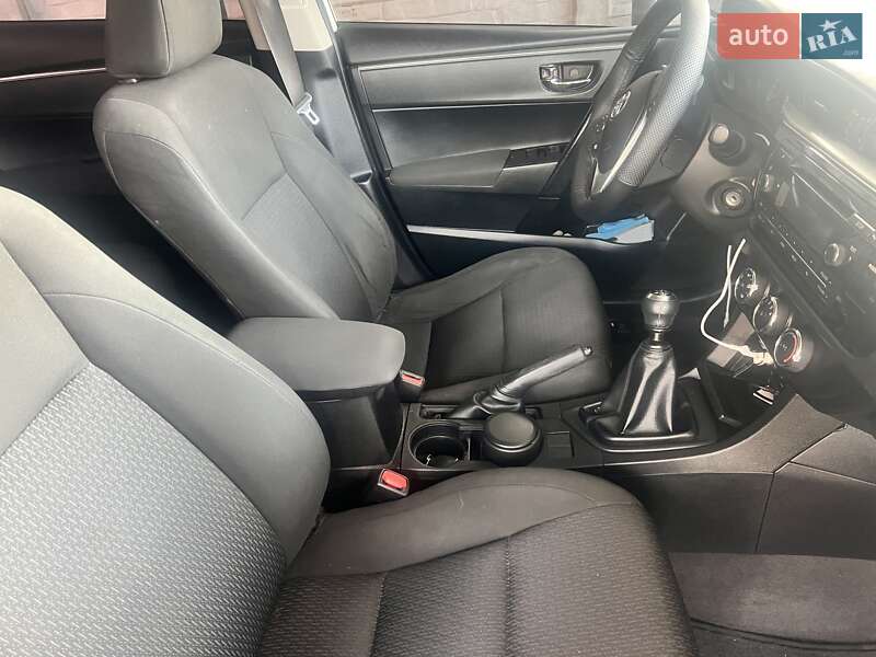 Седан Toyota Corolla 2013 в Василькове
