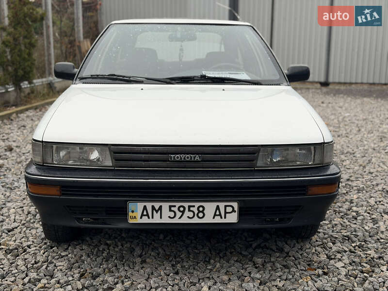 Хэтчбек Toyota Corolla 1988 в Бердичеве фото 2 Хэтчбек Toyota Corolla 1988 в Бердичеве