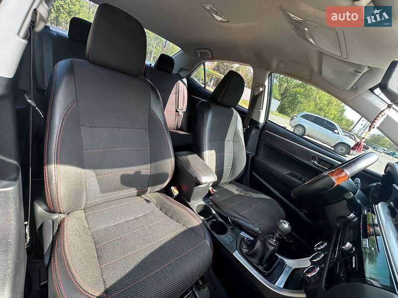 Седан Toyota Corolla 2014 в Днепре