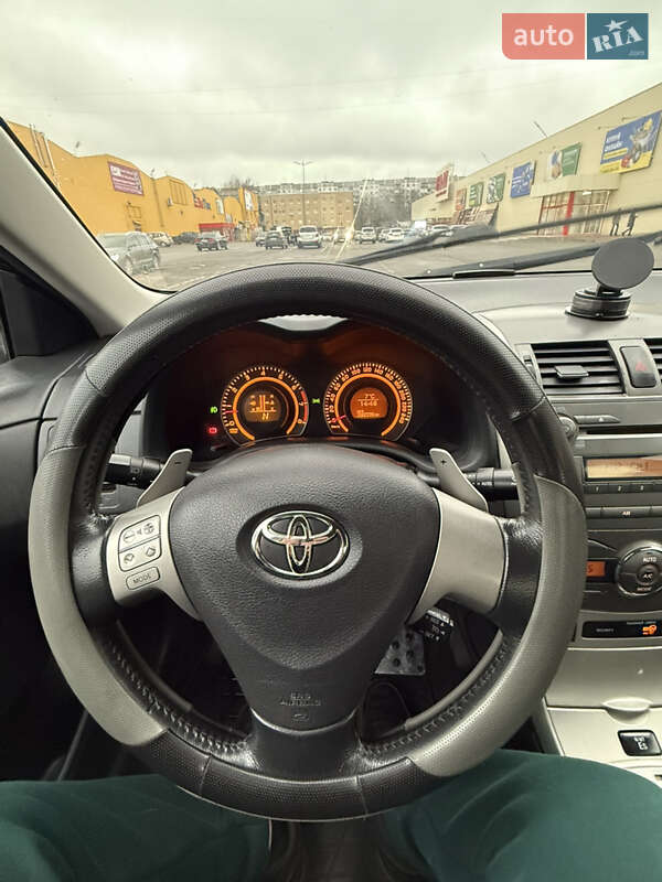 Седан Toyota Corolla 2008 в Житомире