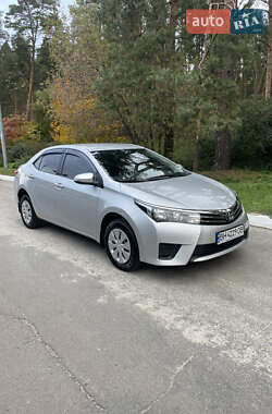 Седан Toyota Corolla 2014 в Києві