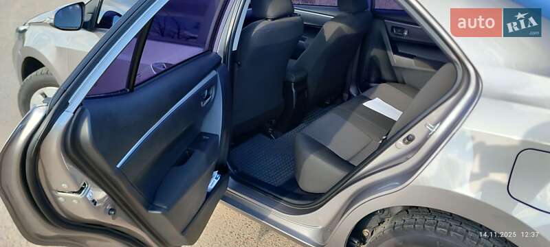 Седан Toyota Corolla 2013 в Миколаєві