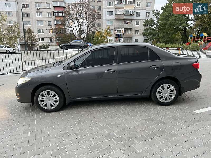 Седан Toyota Corolla 2008 в Фастове