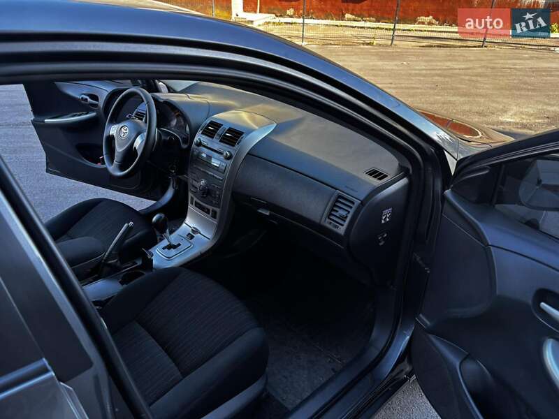 Седан Toyota Corolla 2008 в Фастове