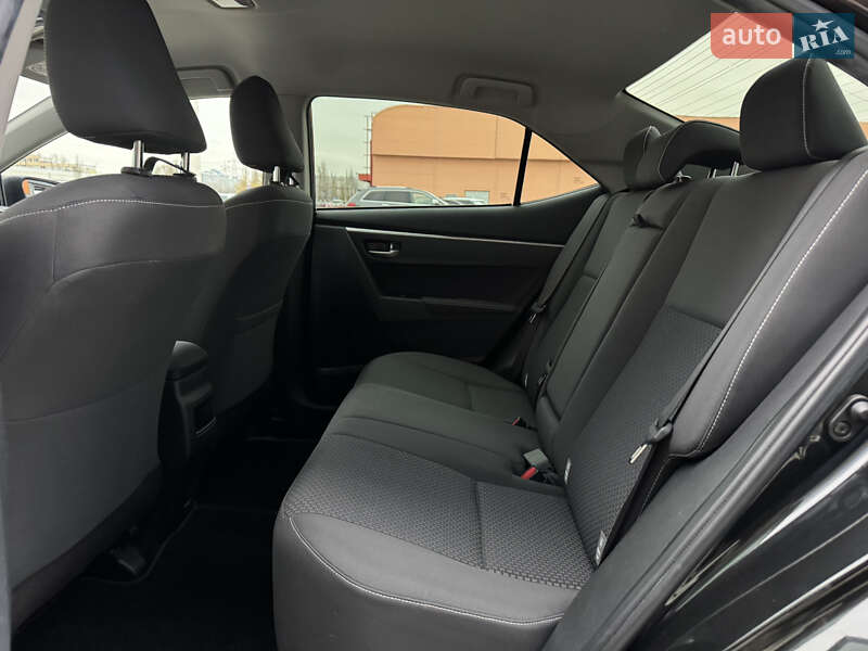 Седан Toyota Corolla 2018 в Києві